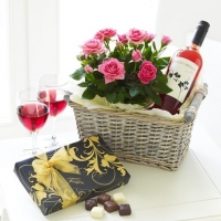 Rose Wine Gift Basket